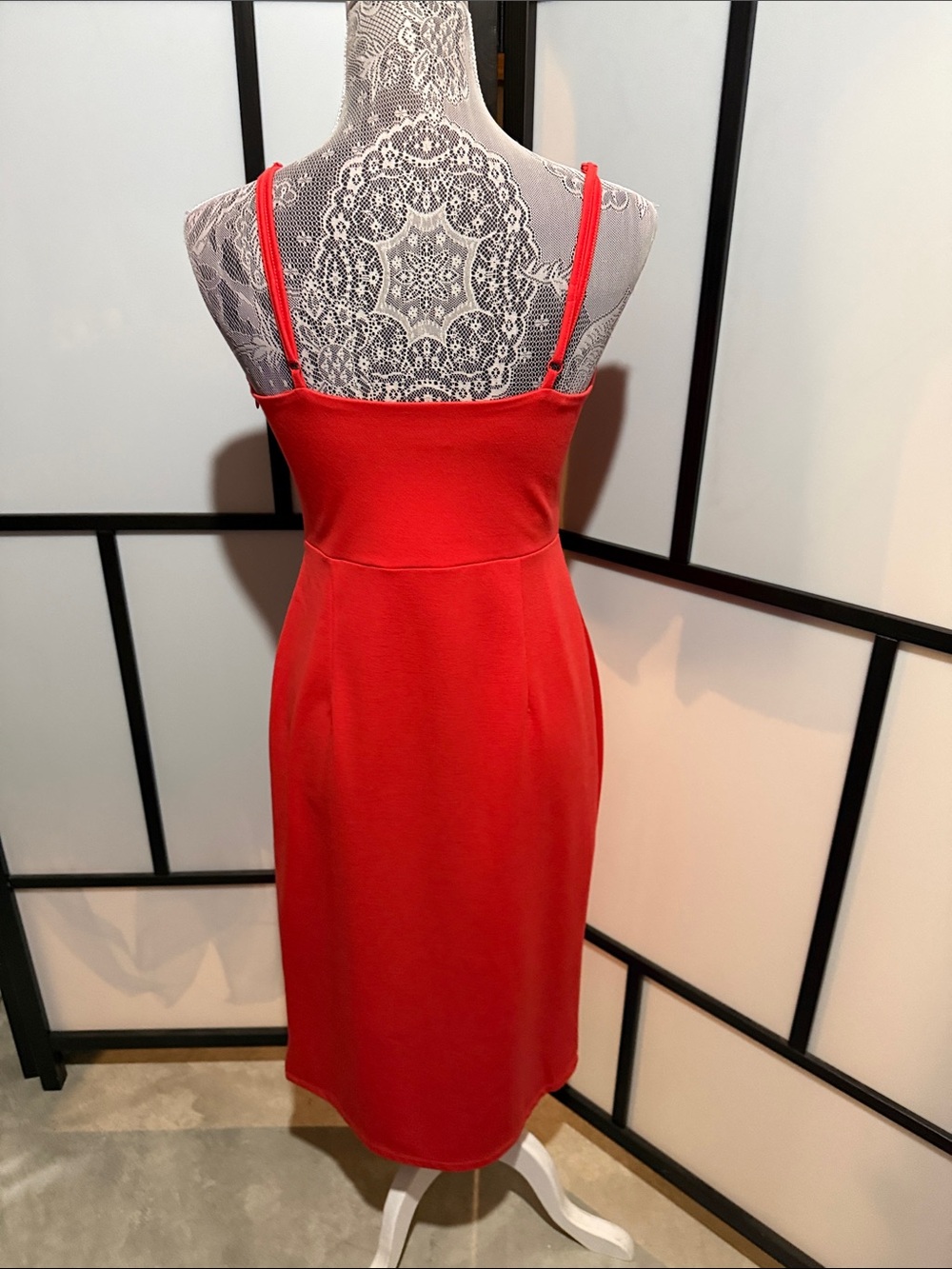 Express Red Ruched Midi Dress - Picture 3 of 4